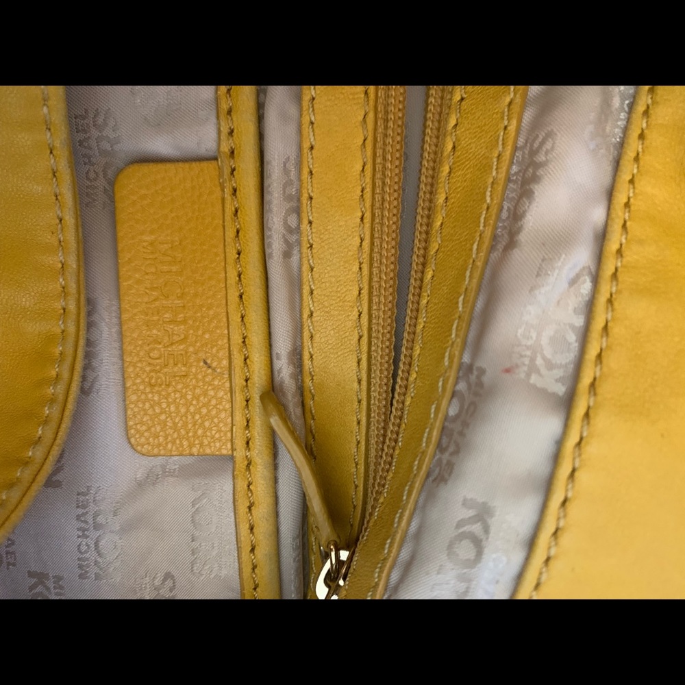 Michael kors purse